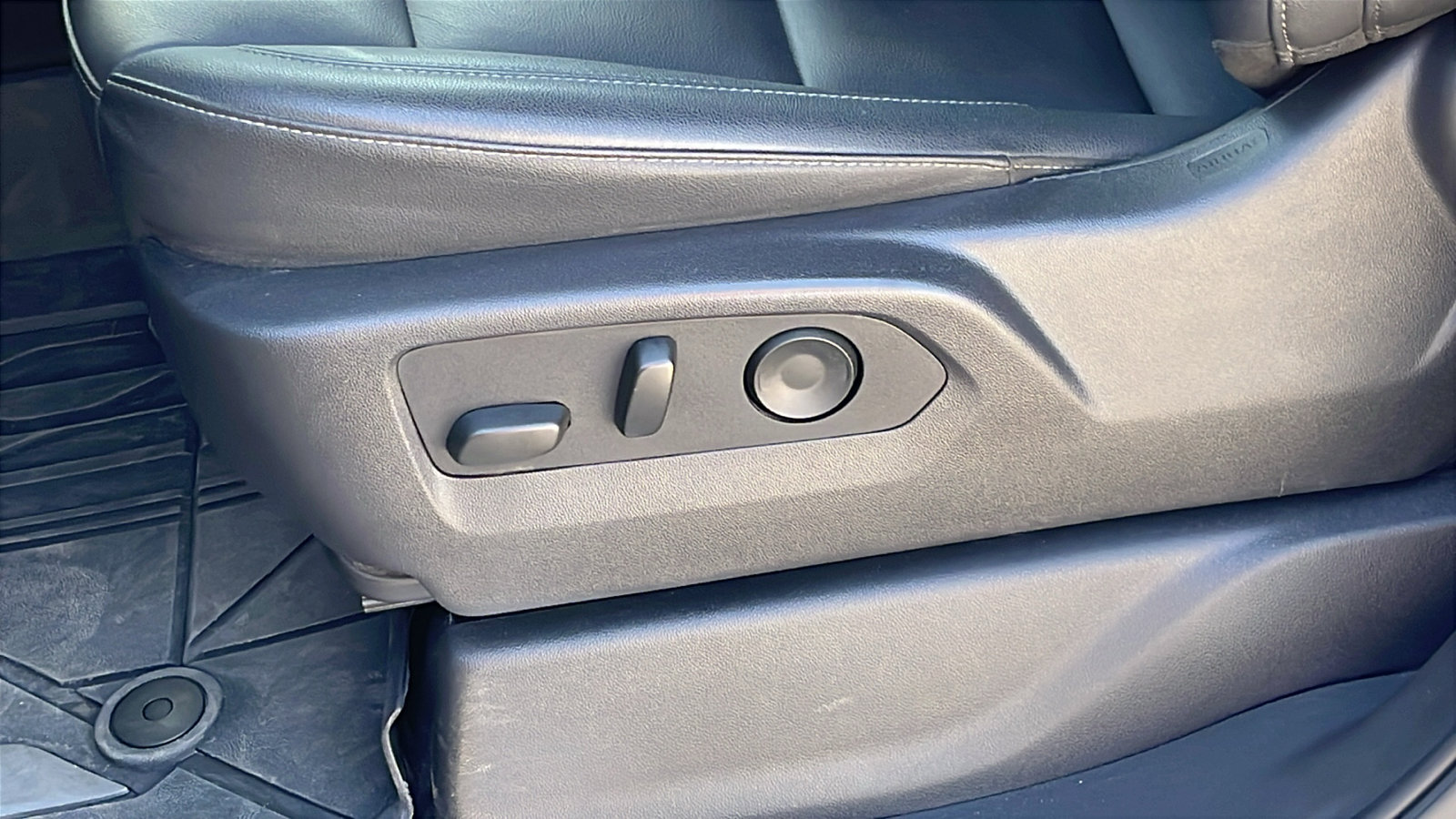 Used 2025 Chevrolet Silverado 1500 LT w/ Texas Edition Plus image 11