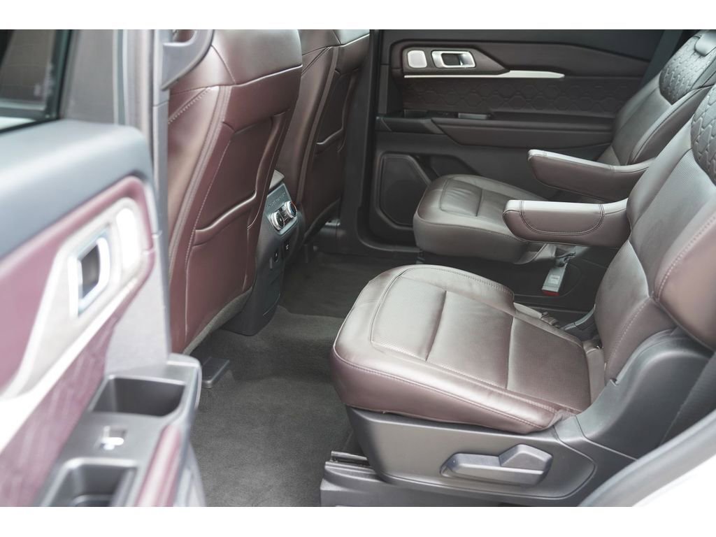 Used 2025 Ford Explorer Platinum w/ LUX Leather Package AWD/4WD image 14