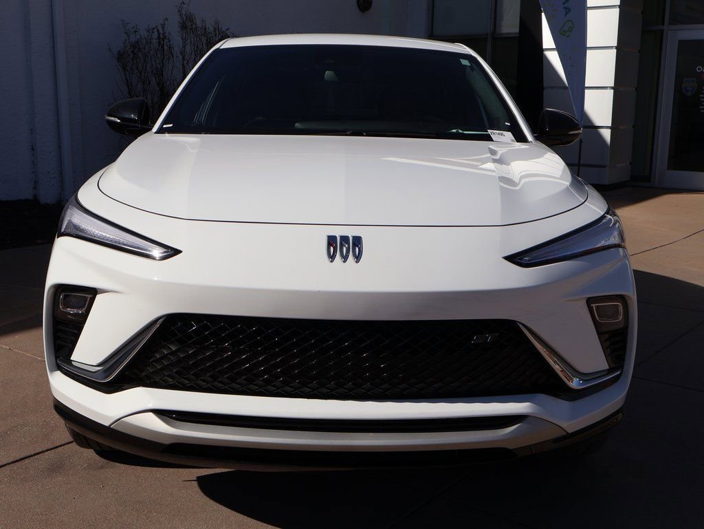 Used 2025 Buick Envista Sport Touring image 8