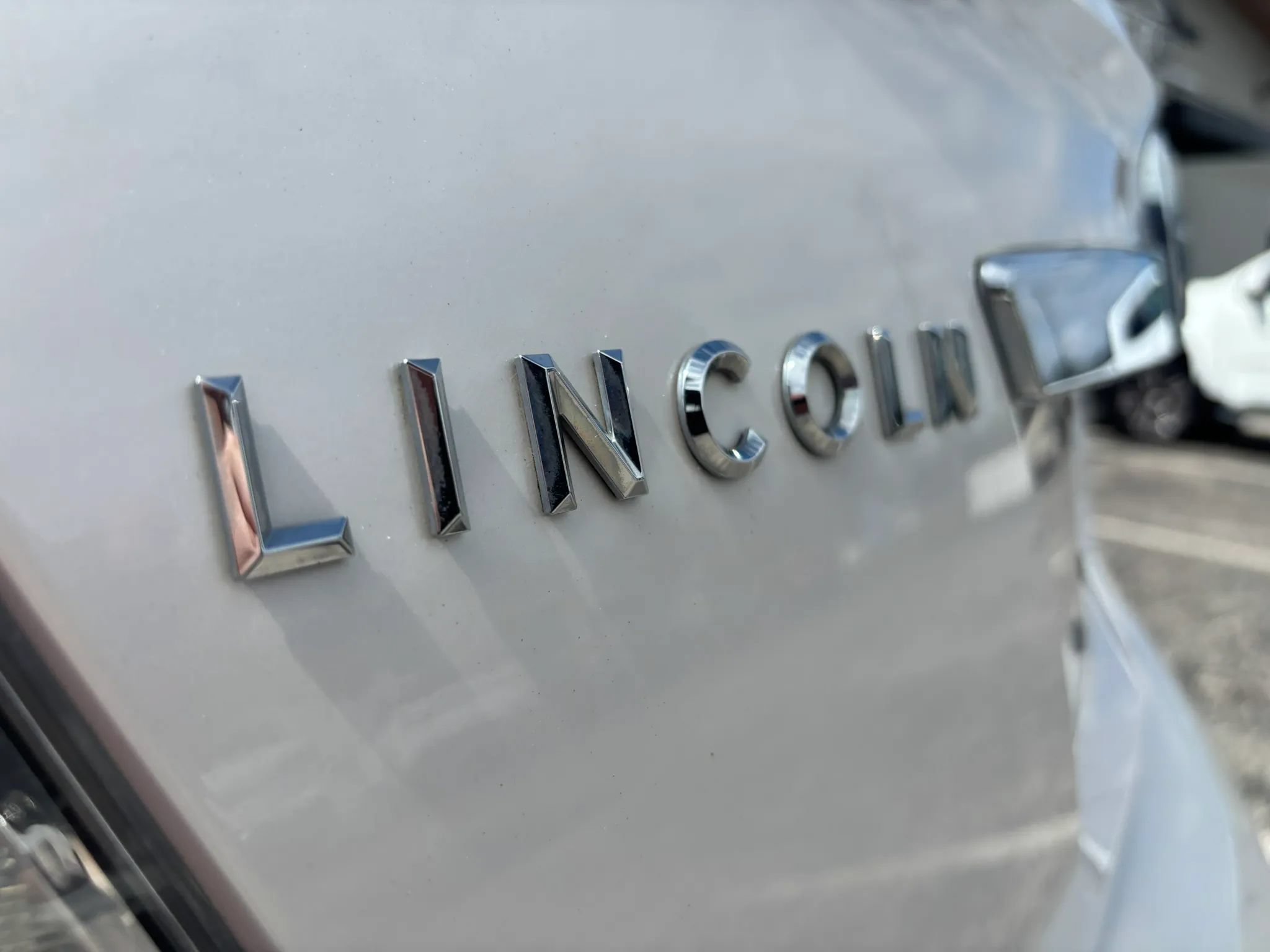 Used 2011 Lincoln MKS FWD image 13
