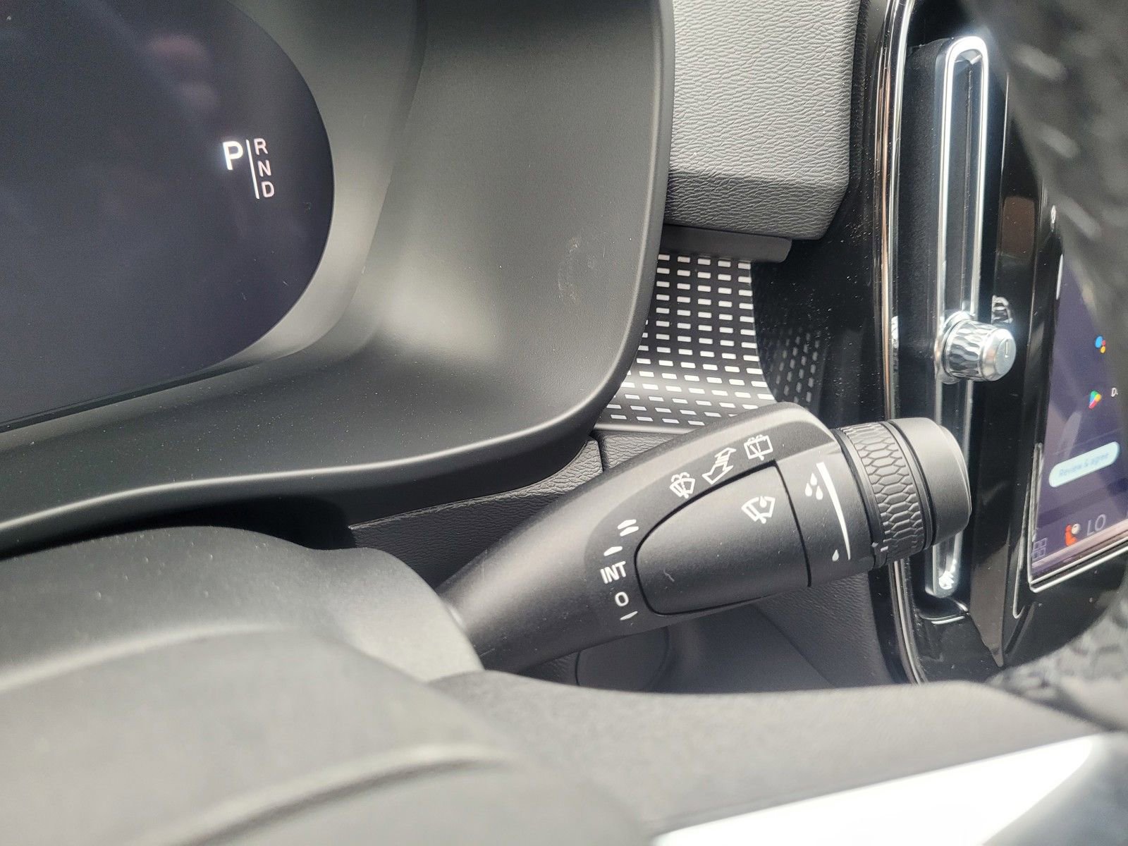 New 2026 Volvo EX40 Plus w/ Climate Package image 19