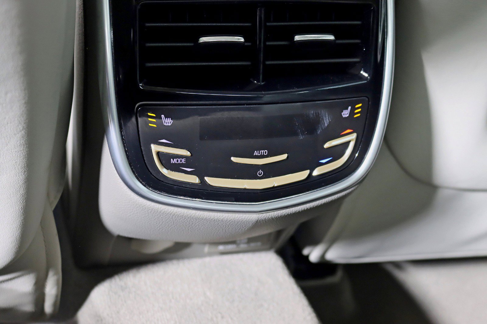 Used 2015 Cadillac XTS Platinum image 24