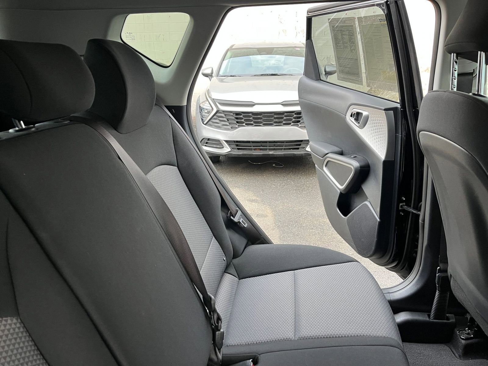 Used 2025 Kia Soul LX w/ LX Technology Package FWD image 35