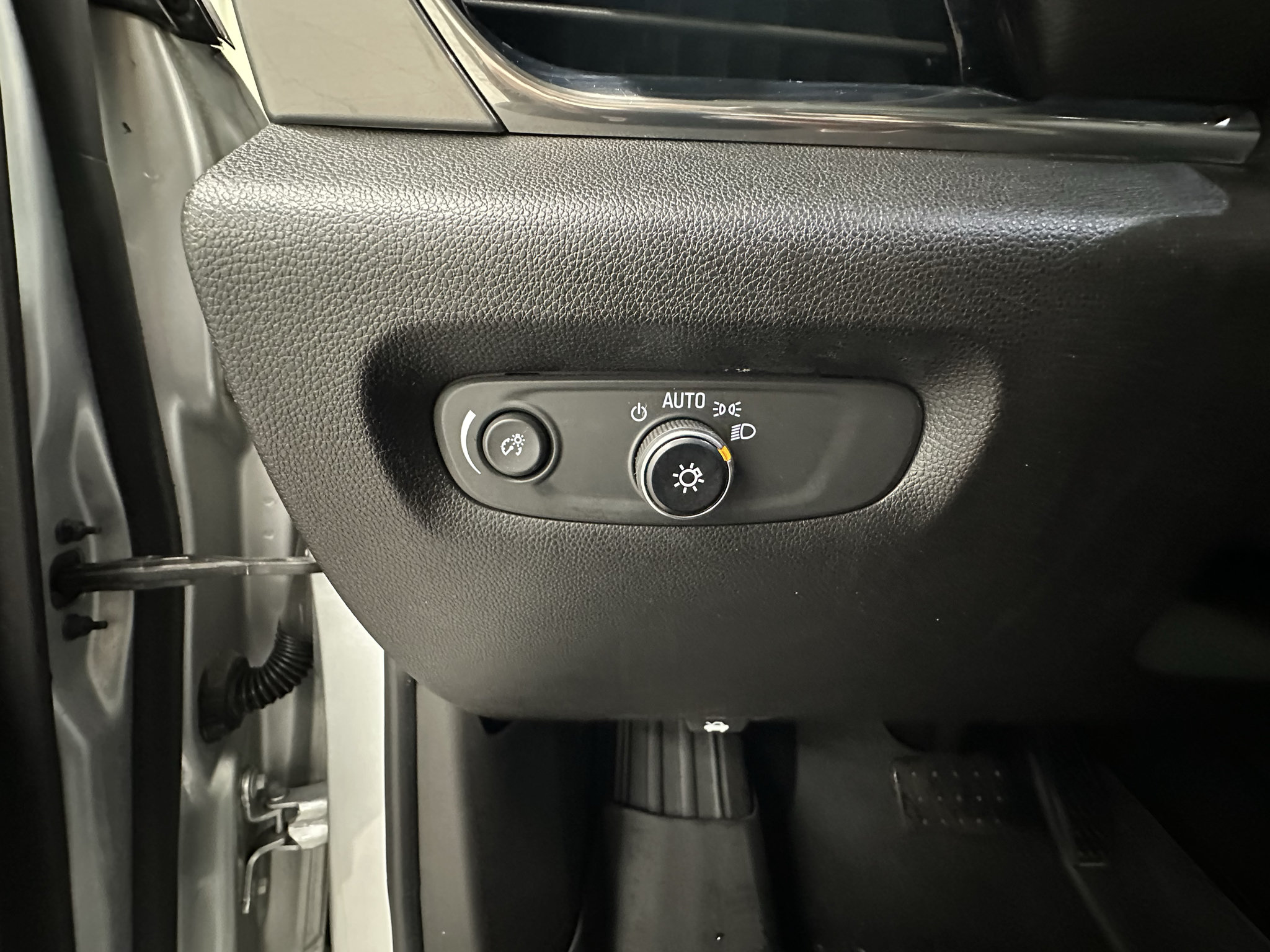 Used 2018 Chevrolet Traverse LS FWD image 25