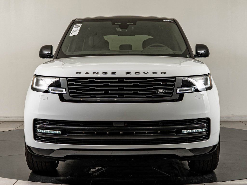 New 2026 Land Rover Range Rover SE image 2