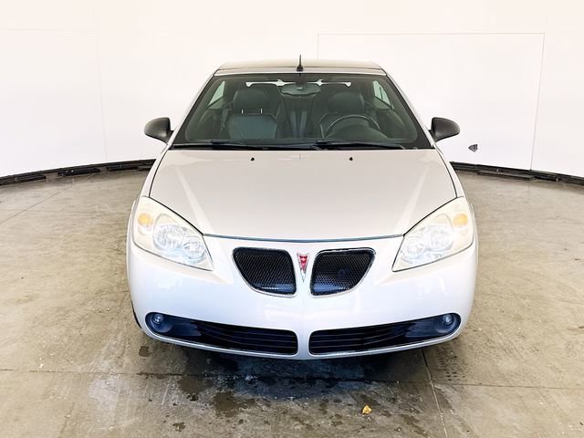 Used 2009 Pontiac G6 GT w/ Premium Package FWD image 4