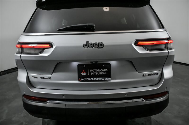 Used 2022 Jeep Grand Cherokee L Limited AWD/4WD image 9