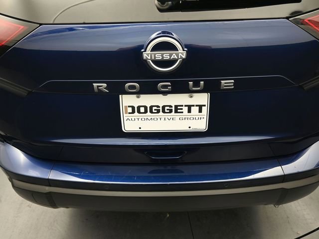 Used 2025 Nissan Rogue SV image 10
