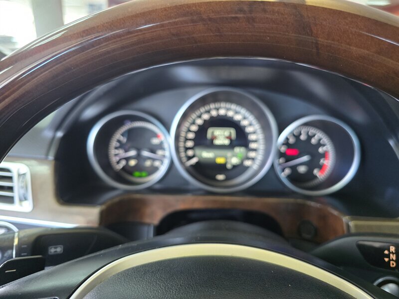 Used 2014 Mercedes-Benz E 350 4MATIC Sedan image 24