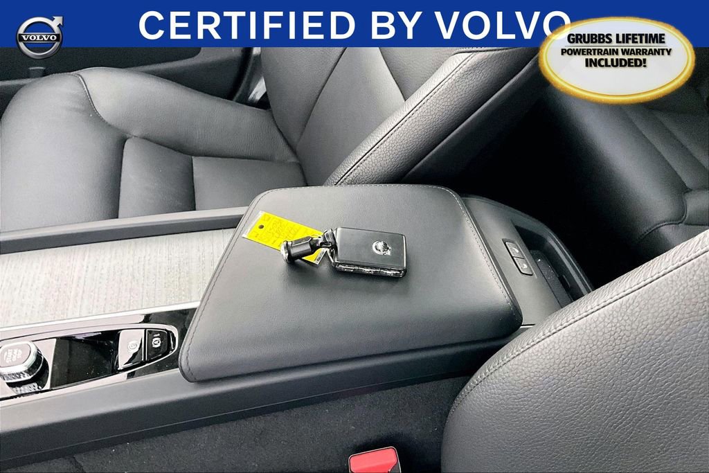 Certified 2025 Volvo XC60 B5 Plus image 14