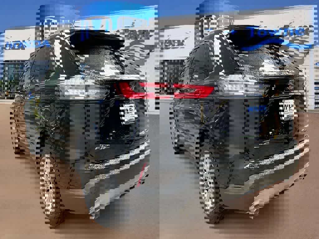 Used 2019 Ford Edge Titanium image 6