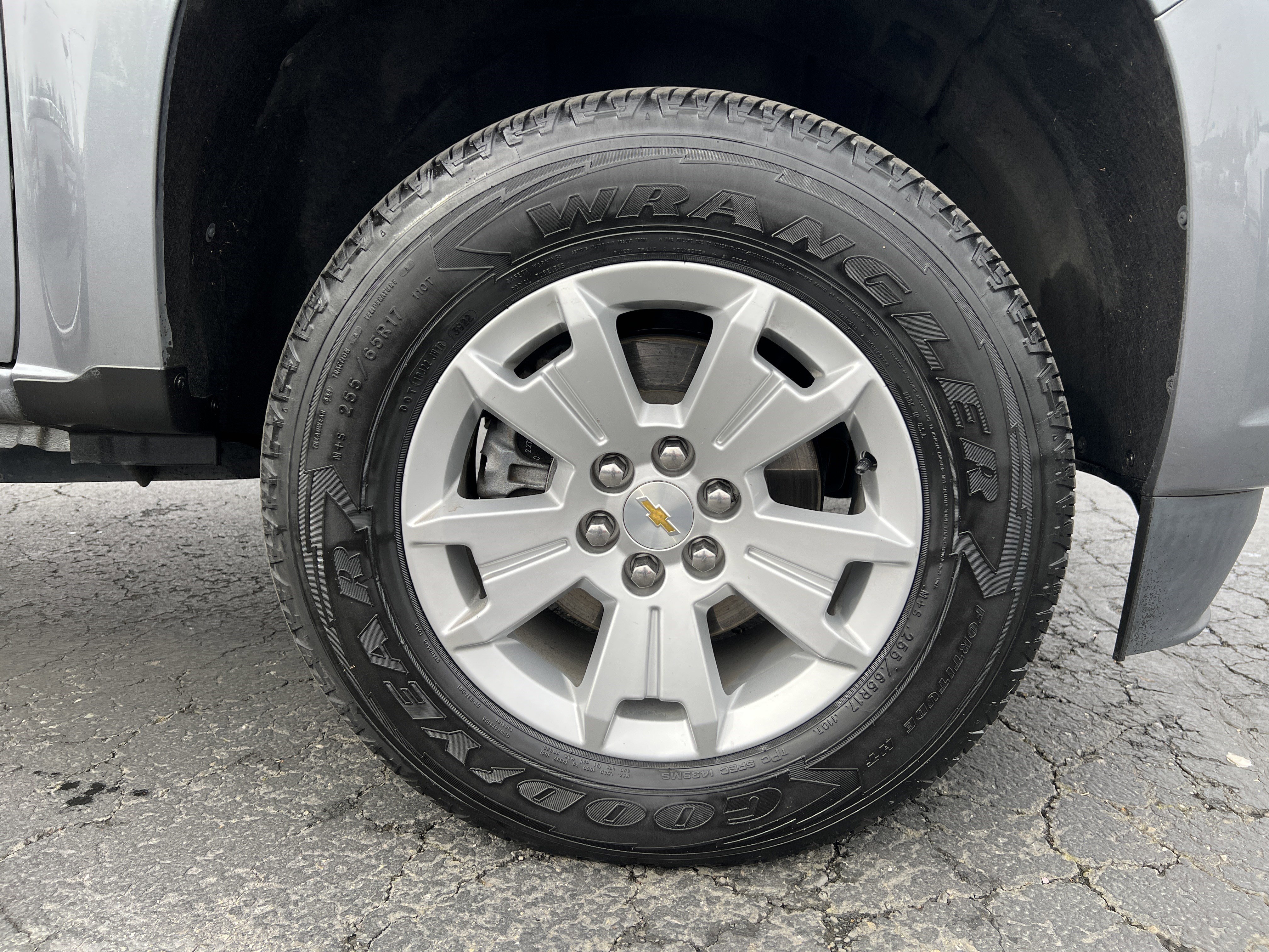 Used 2022 Chevrolet Colorado LT w/ LT Convenience Package AWD/4WD image 11