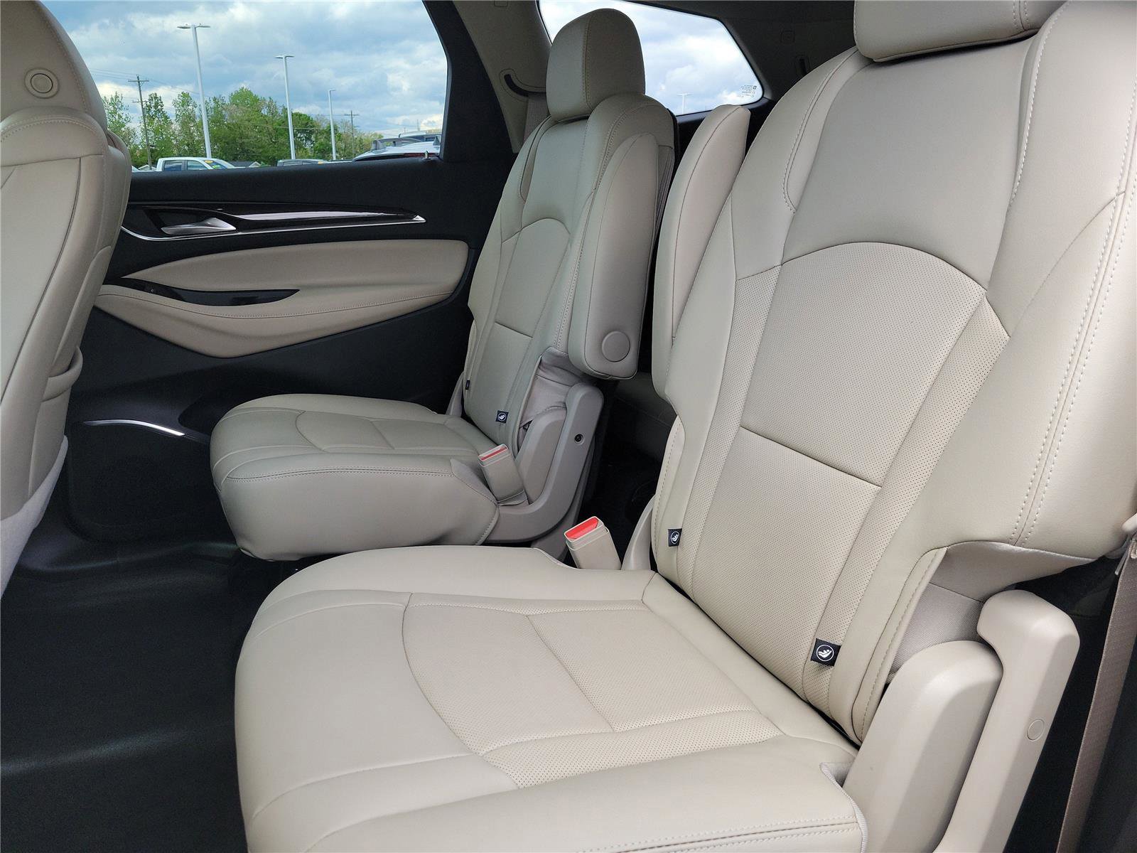 Used 2020 Buick Enclave Essence FWD image 14