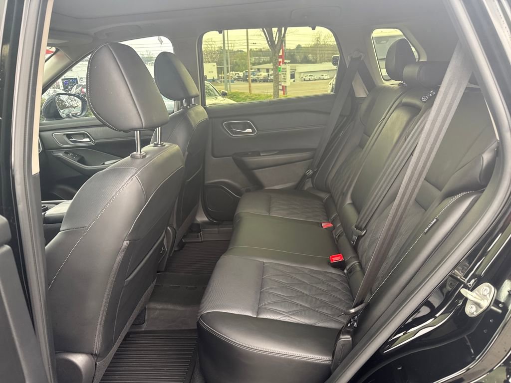 Certified 2024 Nissan Rogue Platinum w/ Platinum Premium Package image 31