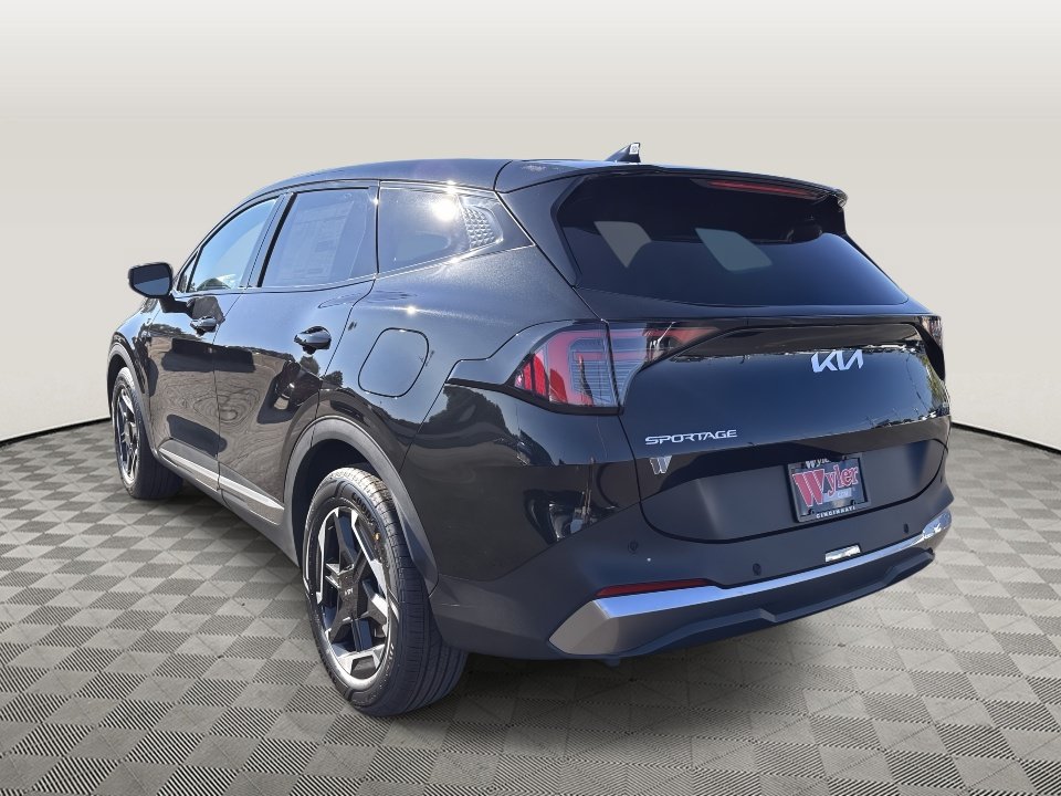 New 2027 Kia Sportage S FWD image 4