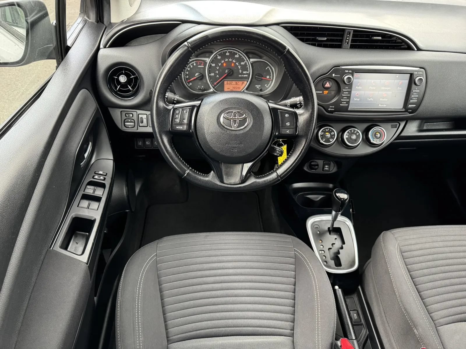 Used 2018 Toyota Yaris SE w/ Carpet Mat Package FWD image 9