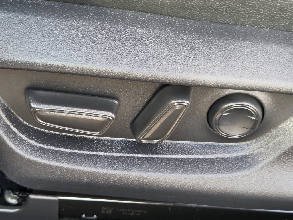 Used 2026 Toyota Camry SE FWD image 28