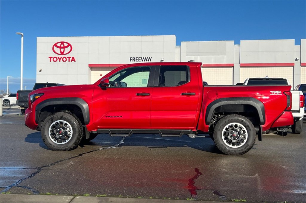 Used 2024 Toyota Tacoma TRD Off-Road image 9
