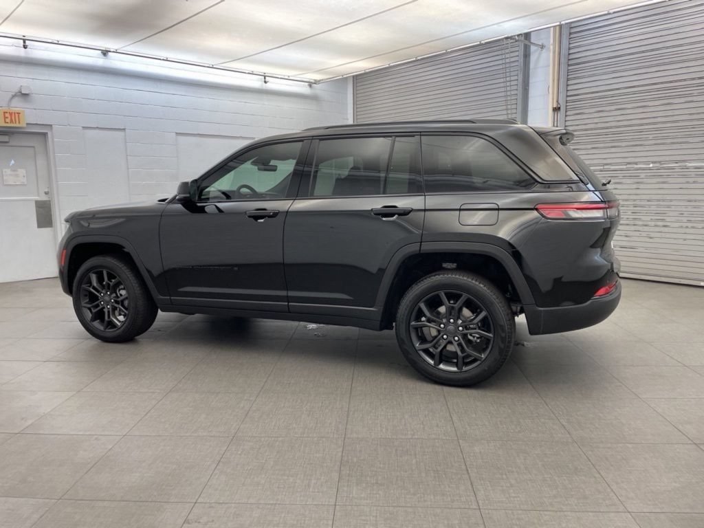 New 2025 Jeep Grand Cherokee Limited AWD/4WD image 5