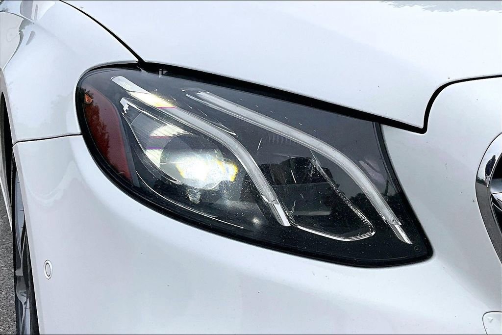 Used 2017 Mercedes-Benz E 400 4MATIC Wagon image 29