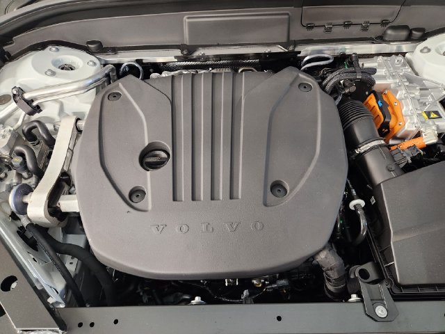 New 2027 Volvo XC60 T8 Plus AWD/4WD image 33