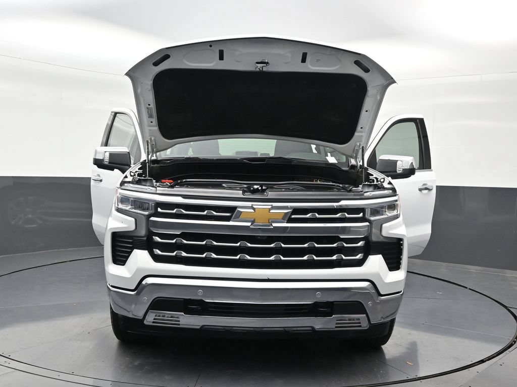 Used 2025 Chevrolet Silverado 1500 LTZ RWD image 37
