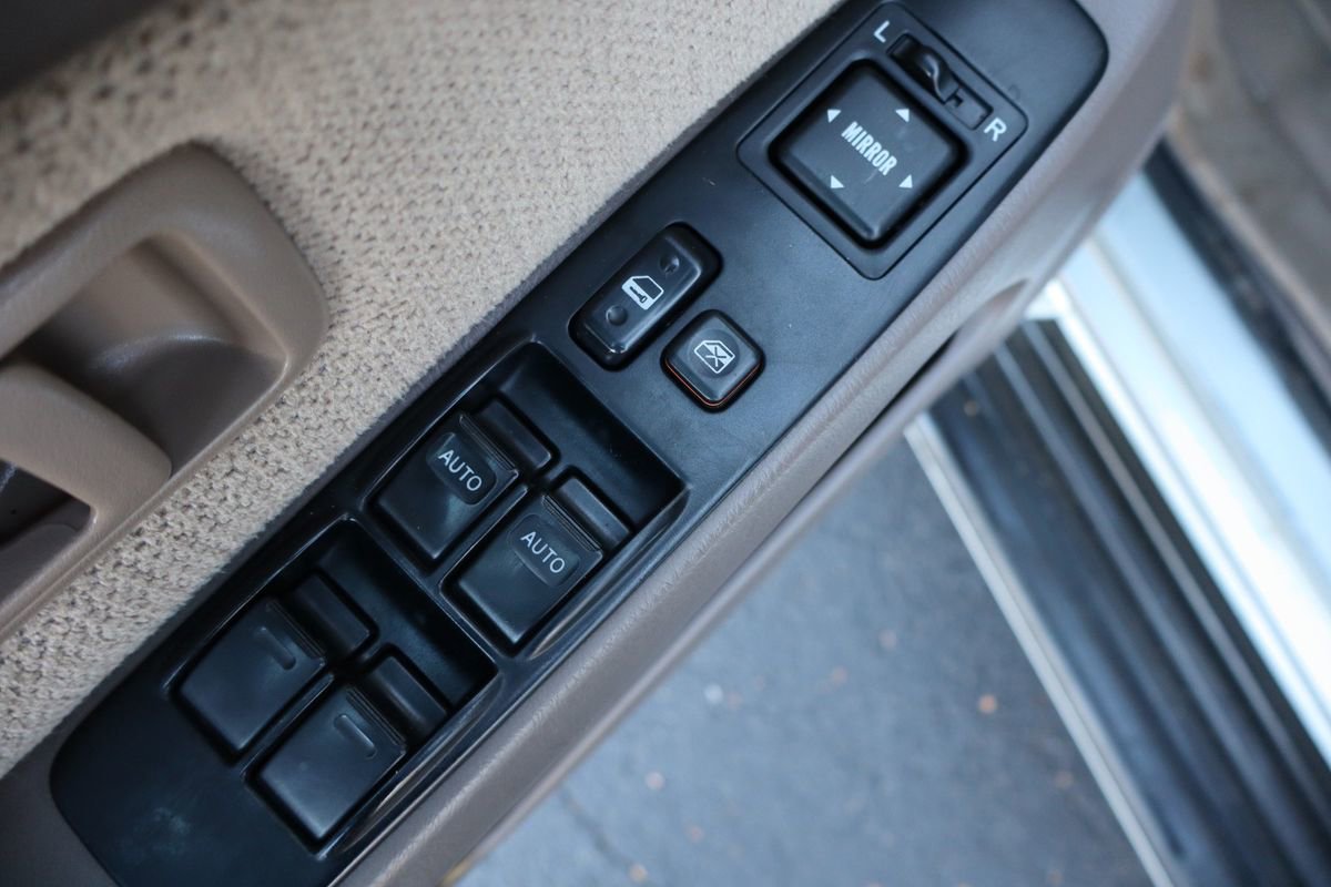 Used 2000 Toyota 4Runner SR5 w/ Upgrade Value Pkg 4 image 27