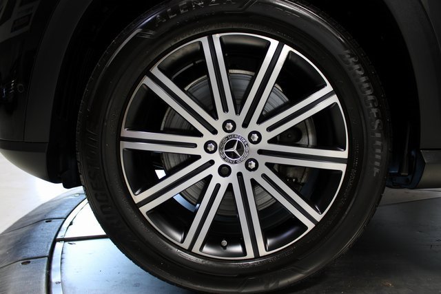 Used 2024 Mercedes-Benz GLE 450e 4MATIC w/ Warmth & Comfort Package image 34