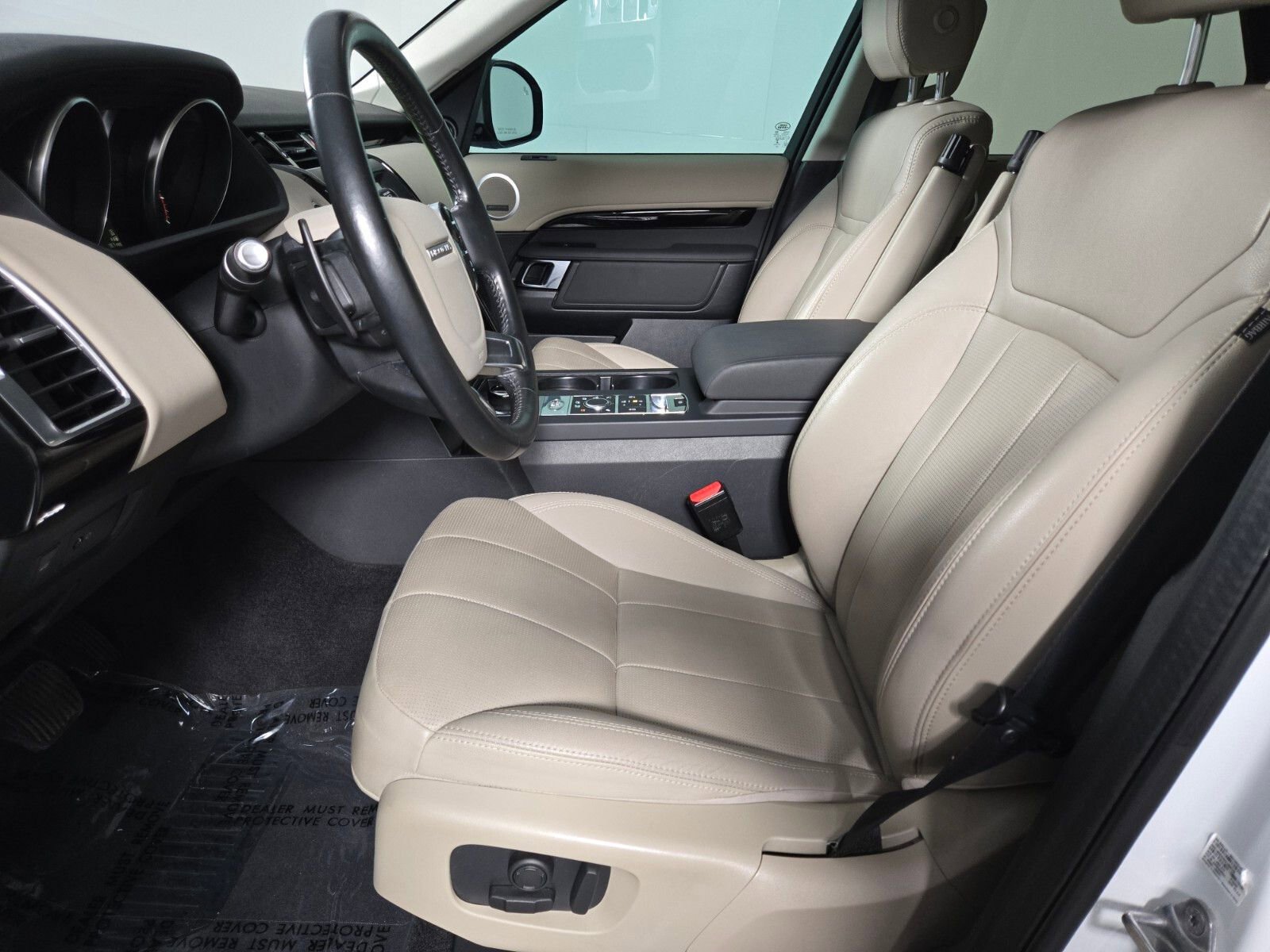 Used 2020 Land Rover Discovery SE AWD/4WD image 11