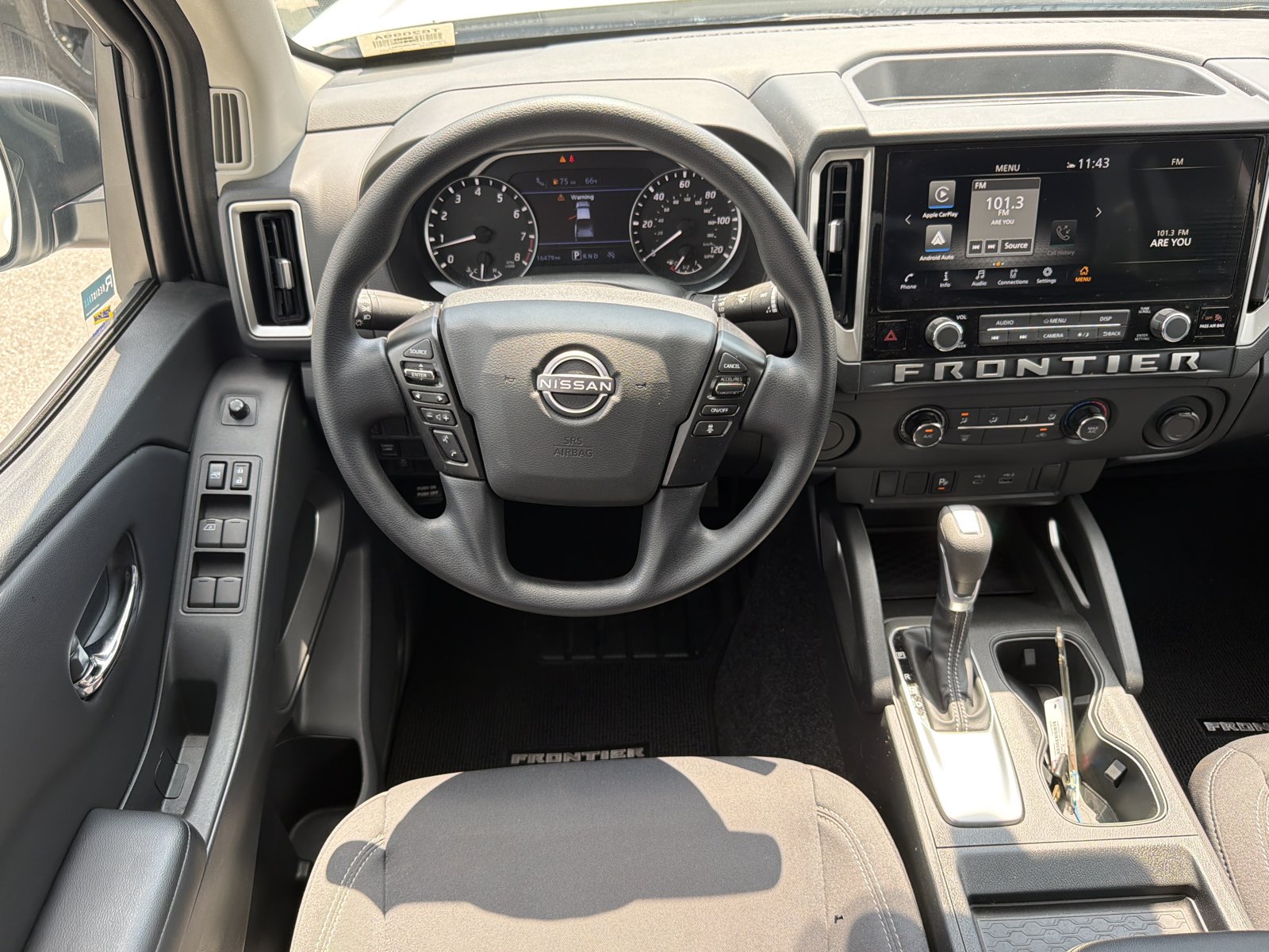 Used 2025 Nissan Frontier SV RWD image 29