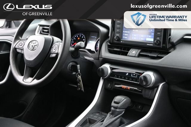 Used 2022 Toyota RAV4 LE FWD image 27