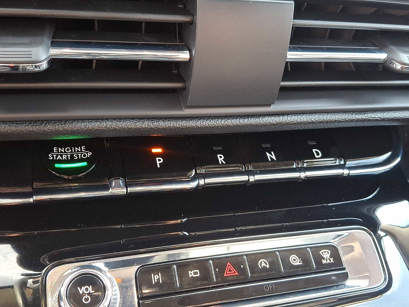 Used 2023 Lincoln Corsair Reserve w/ Equipment Group 201A image 16