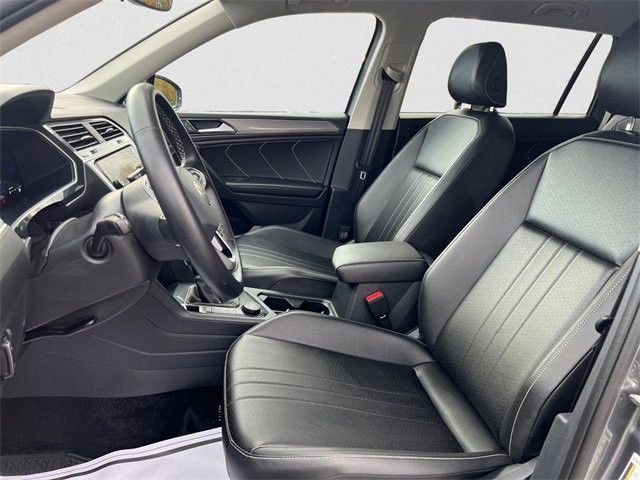 Used 2024 Volkswagen Tiguan SE image 9