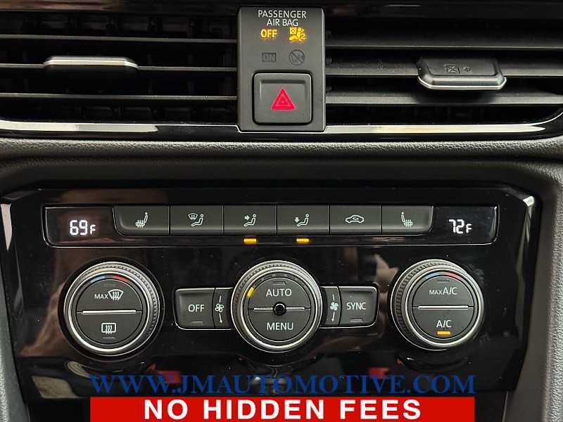 Used 2024 Volkswagen Taos SE AWD/4WD image 39