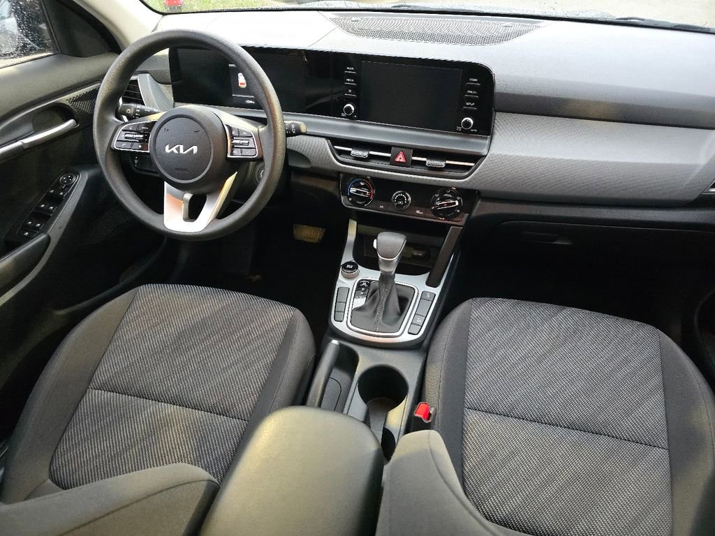 Used 2024 Kia Seltos LX image 23