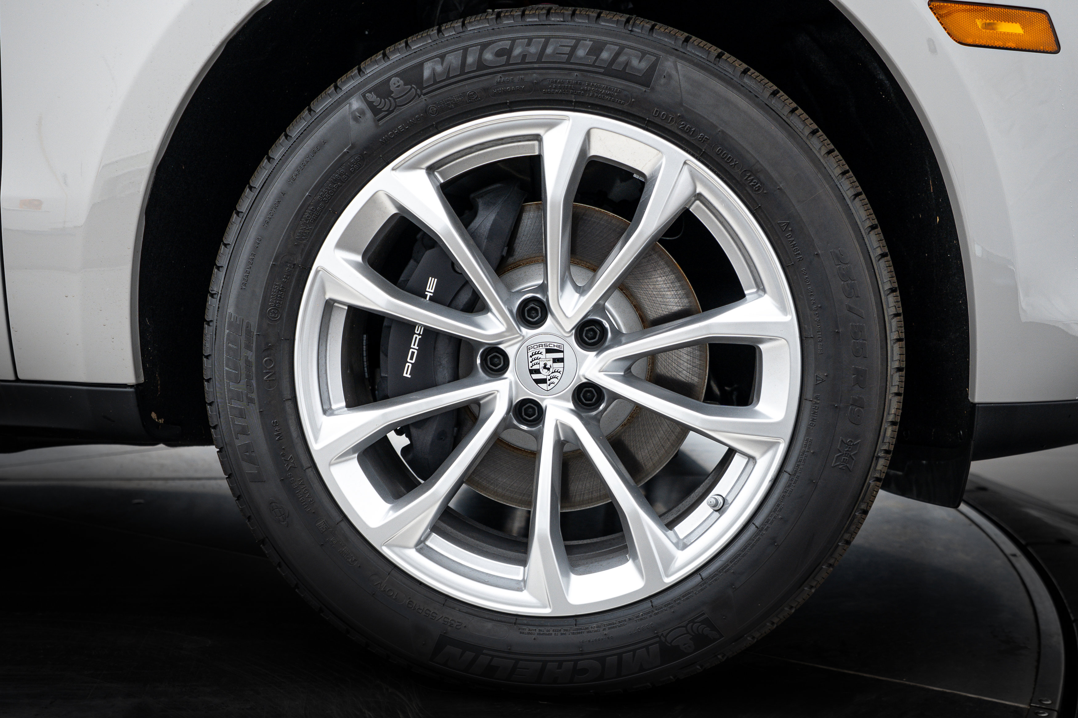 Certified 2026 Porsche Macan AWD/4WD image 11