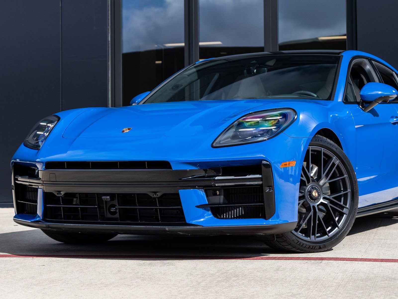 Used 2025 Porsche Panamera GTS image 7