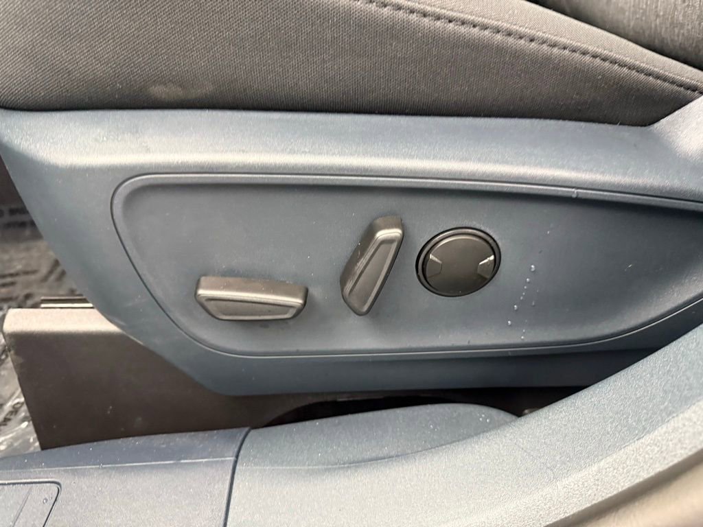 New 2025 Ford Maverick XLT w/ XLT Luxury Package image 43