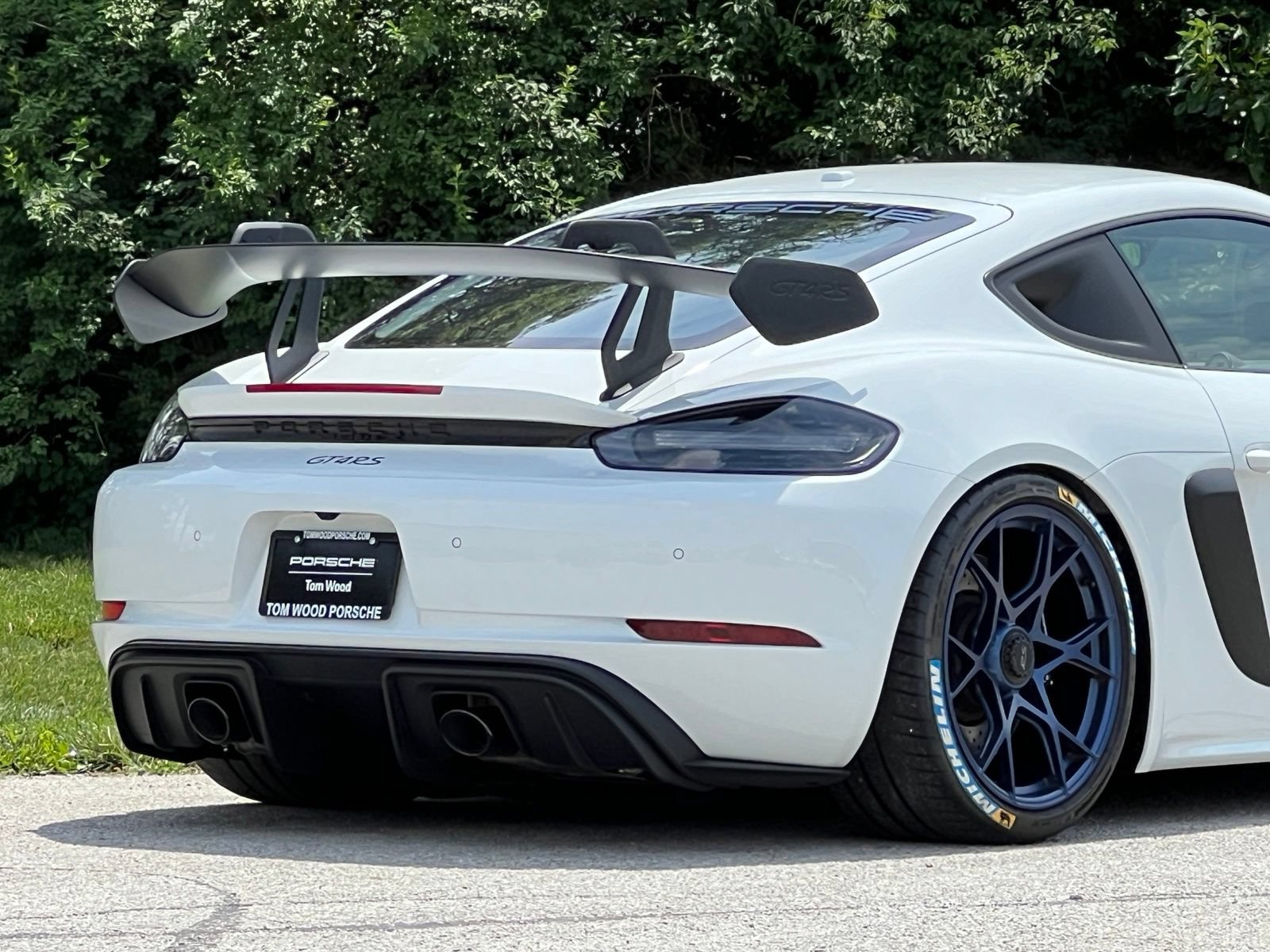 Certified 2024 Porsche 718 Cayman GT4 RS w/ Accent Package Logos RWD image 10