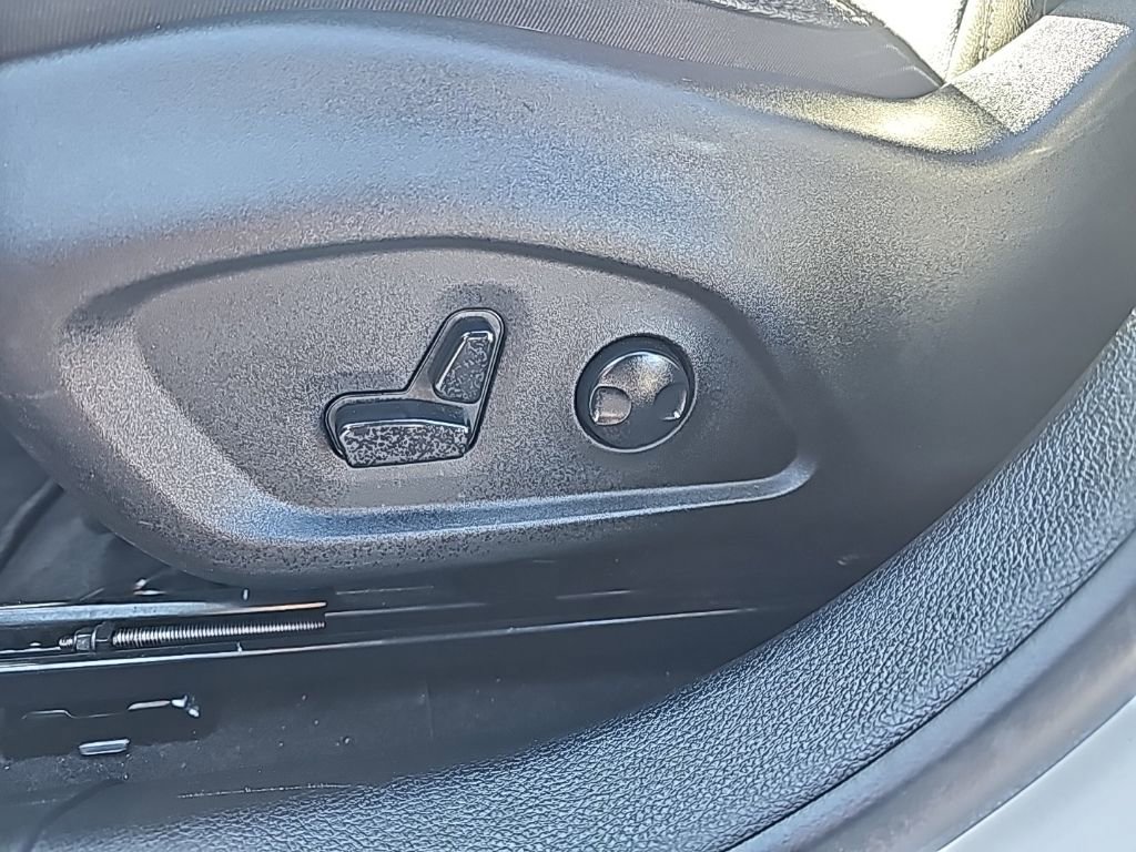 Used 2025 Jeep Compass Limited image 13