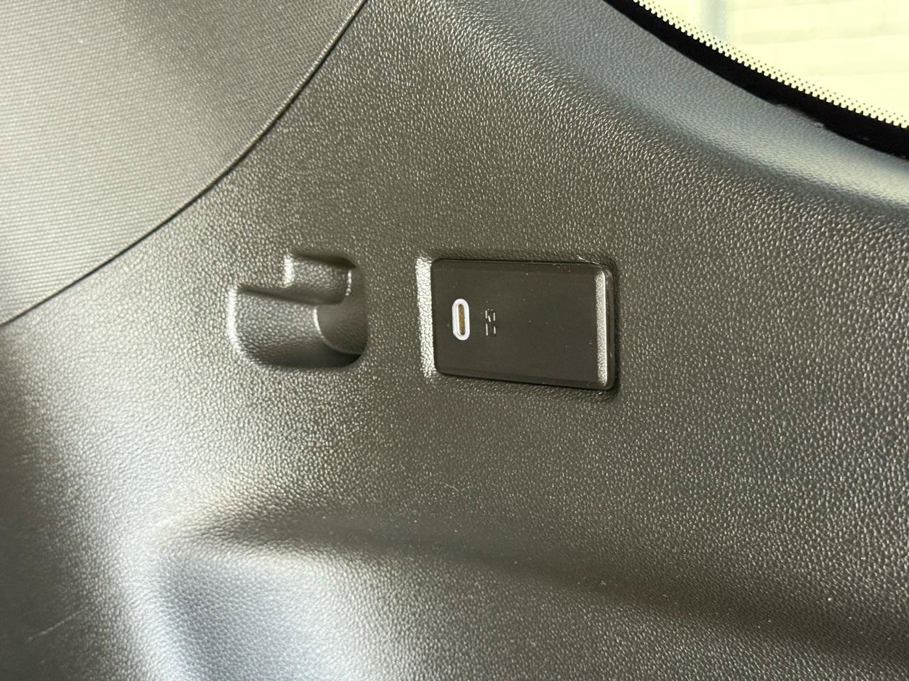 Used 2021 Chevrolet Tahoe 2WD w/ 1FL Safety Package image 33