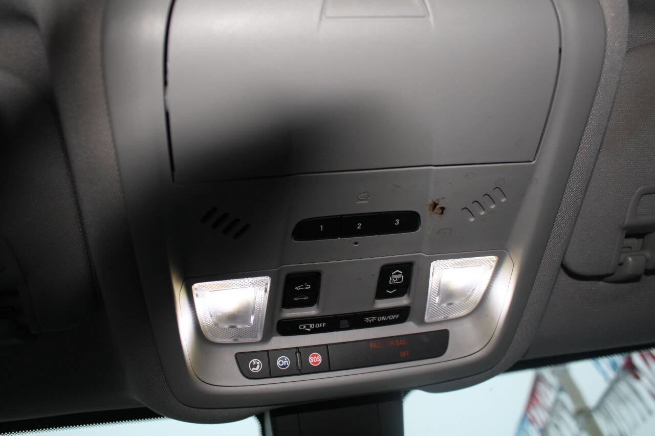 Used 2018 Chevrolet Equinox Premier FWD image 15