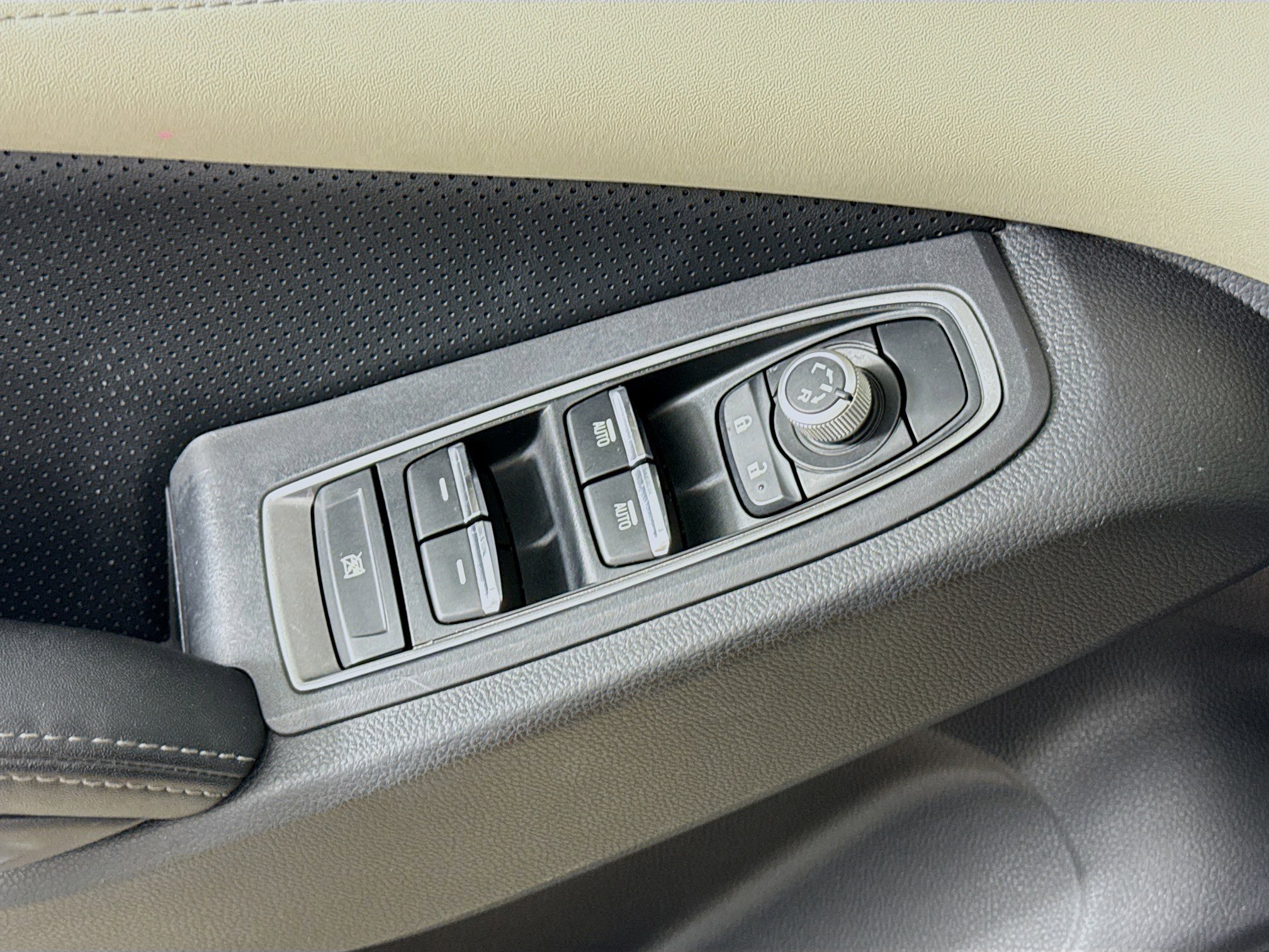 Used 2022 Subaru Ascent Limited image 20