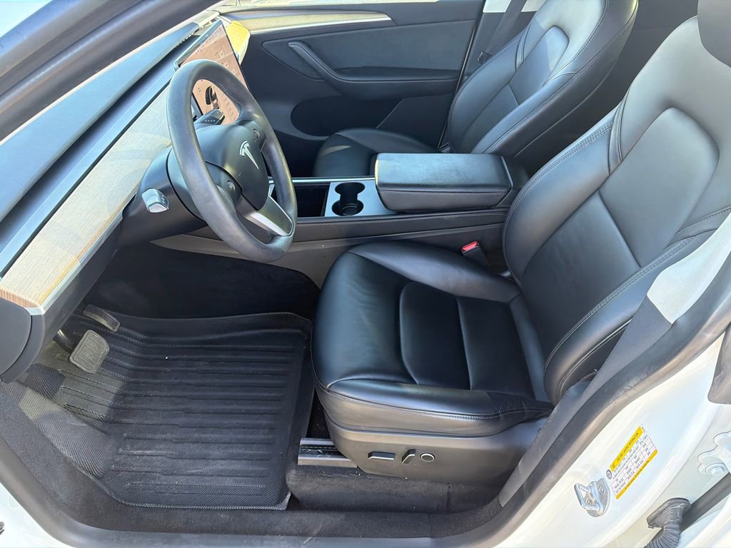Used 2023 Tesla Model Y Long Range image 9