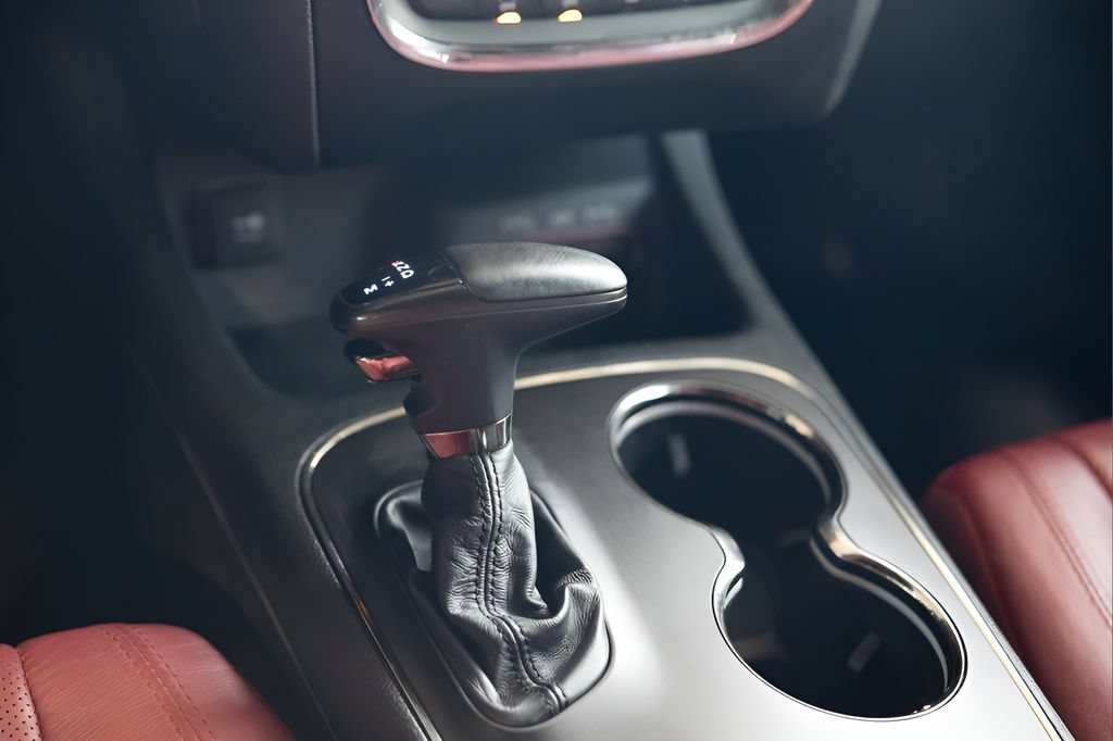 Used 2018 Dodge Durango R/T w/ Blacktop Package AWD/4WD image 30