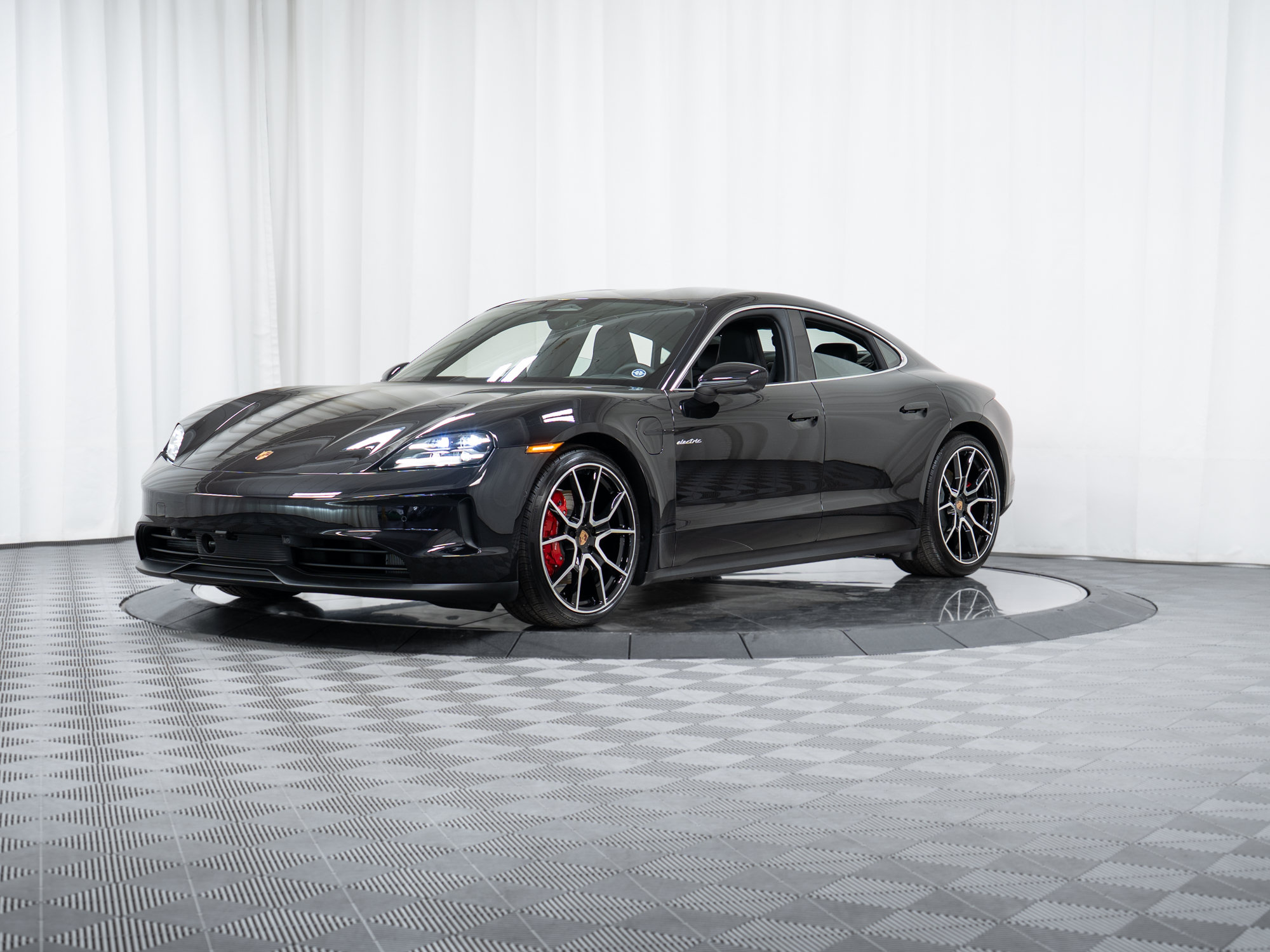 New 2026 Porsche Taycan 4S AWD/4WD image 29