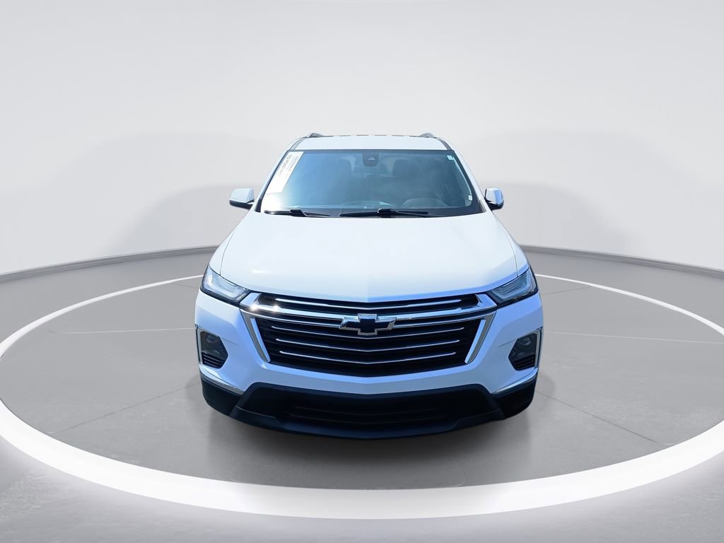 Used 2023 Chevrolet Traverse LT image 3