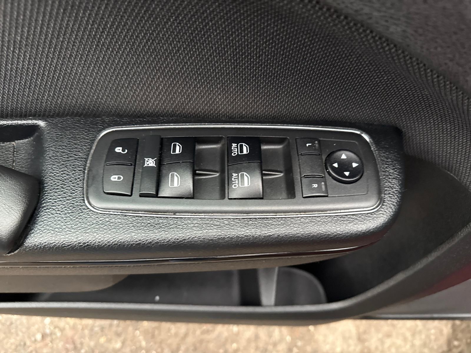 Used 2018 Dodge Charger SXT w/ Blacktop Package image 11