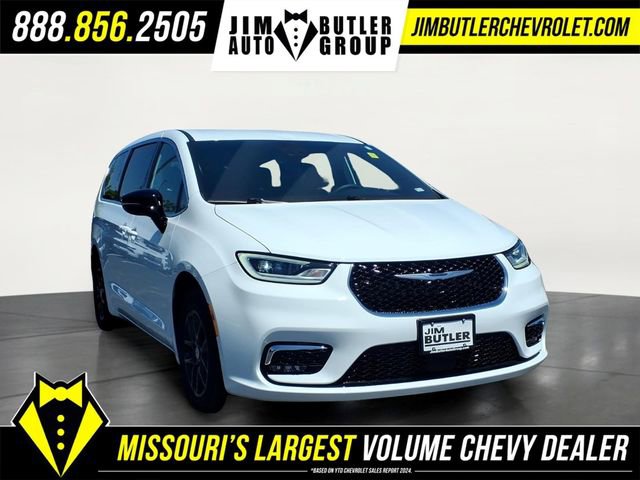 Used 2026 Chrysler Pacifica Select FWD image 27