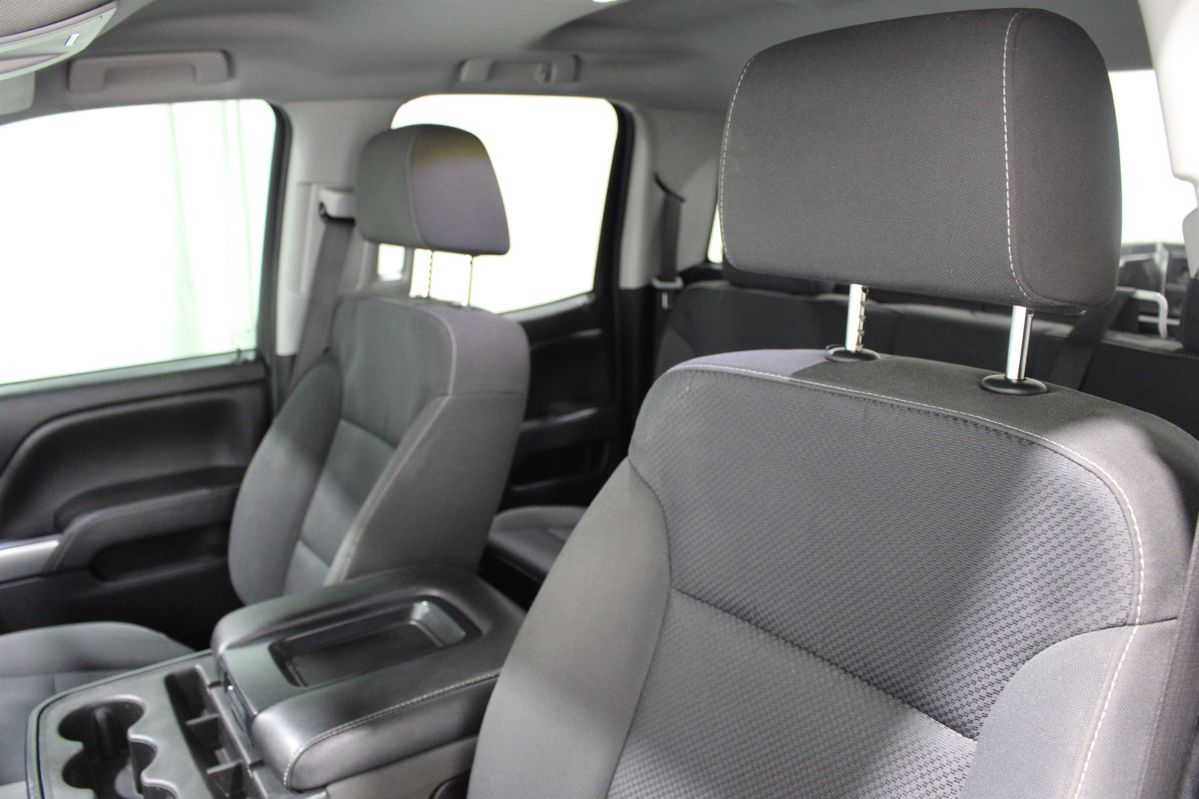 Used 2019 Chevrolet Silverado 1500 LT AWD/4WD image 4